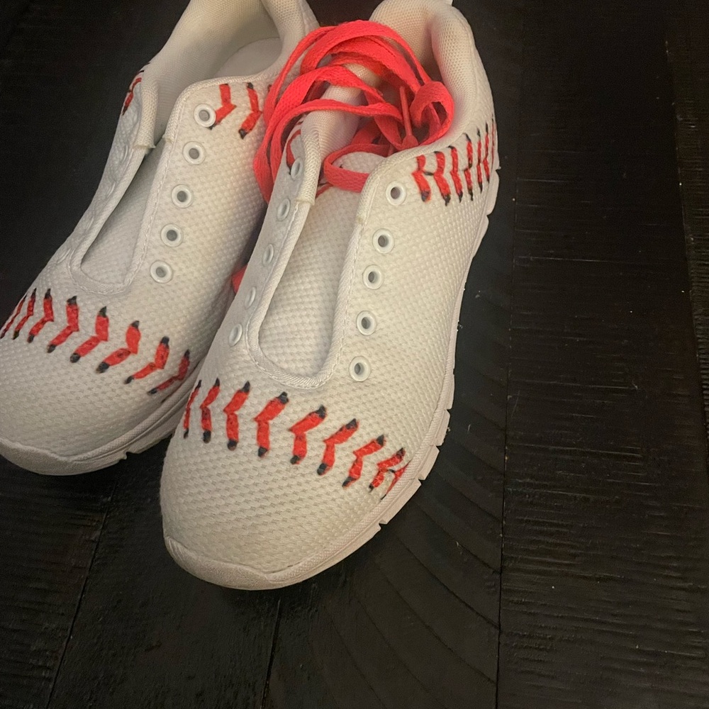 Baseball sneakers sz 7